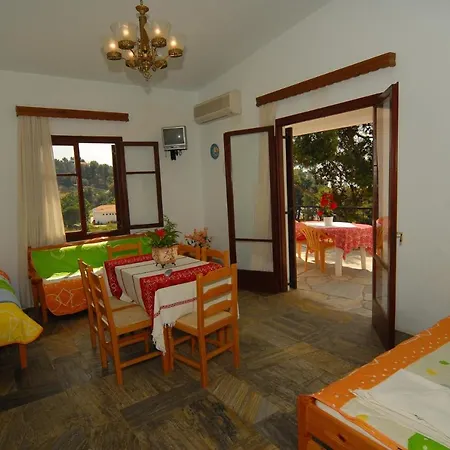 Zaharo And Lilian Apart Otel Troulos