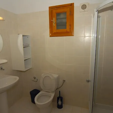 Zaharo And Lilian Troulos