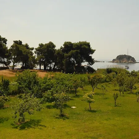 Hotel de apartamente Zaharo And Lilian Troulos