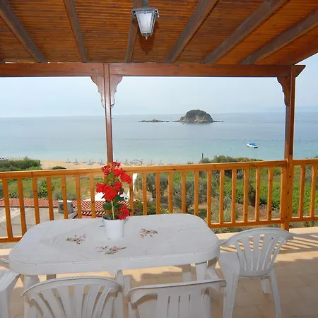 Hotel de apartamente Zaharo And Lilian Troulos