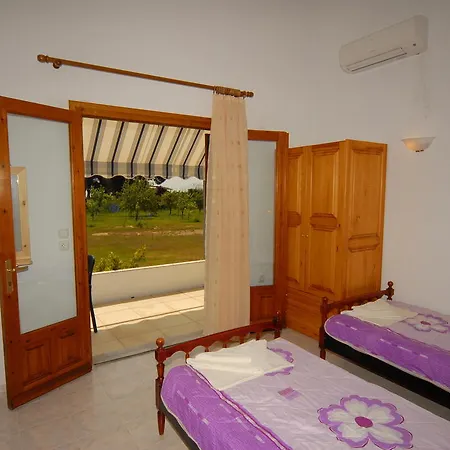 Zaharo And Lilian Troulos