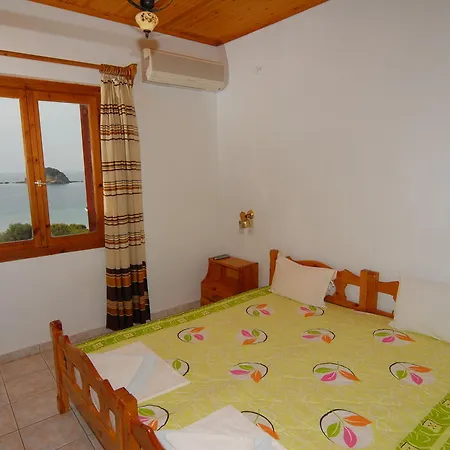 Hotel de apartamente Zaharo And Lilian